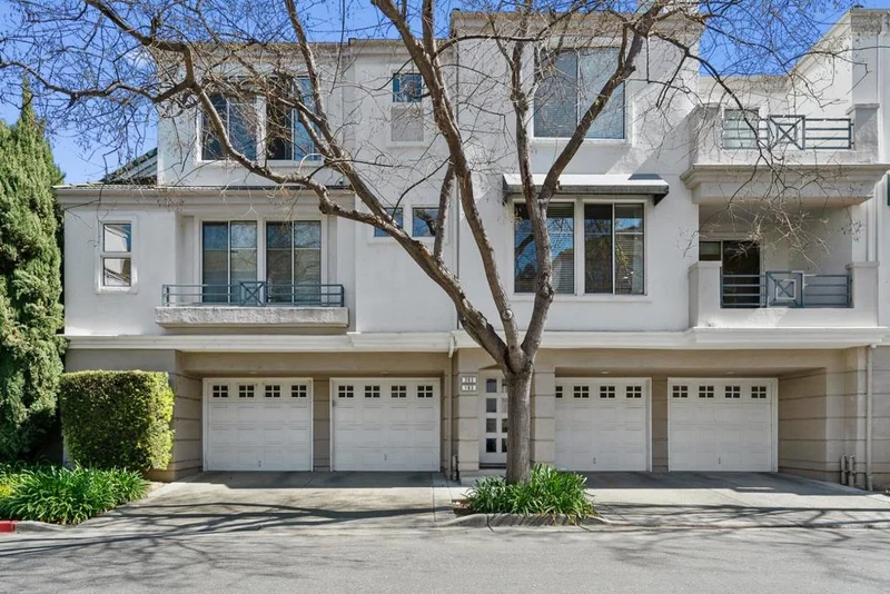 455 Navaro Way 103, San Jose, CA 95134