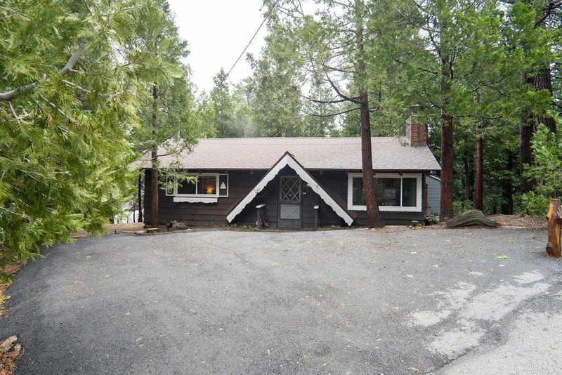 1127 Jungfrau Drive, Crestline, CA 92325
