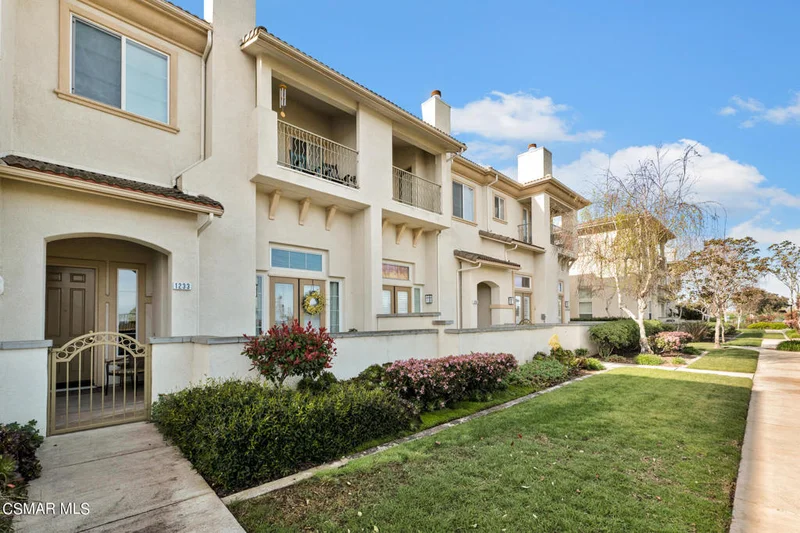 1233 Bayside Circle, Oxnard, CA 93035
