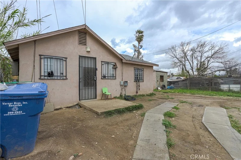413 Crawford Street, Bakersfield, CA 93305