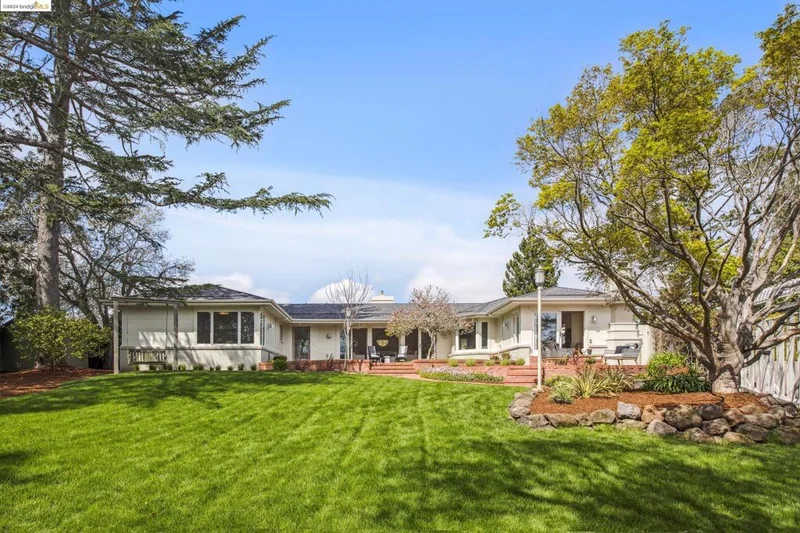6178 Estates Drive, Oakland, CA 94611-3118