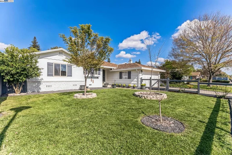 1125 25th Ave, Sacramento, CA 95822