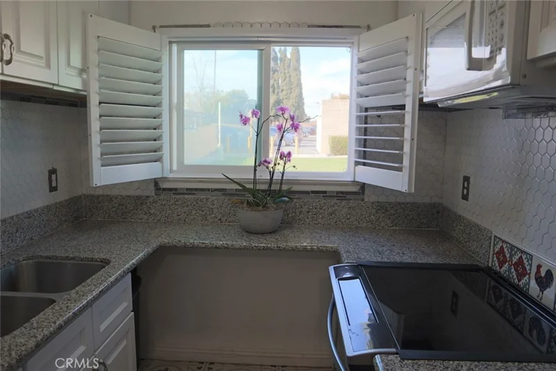 631 N Bristol Street 62, Santa Ana, CA 92703