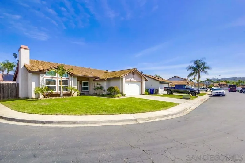 10341 Plaza Paseo Drive, Lakeside, CA 92040