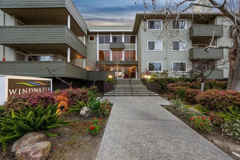 300 Murchison Drive 119, Millbrae, CA 94030