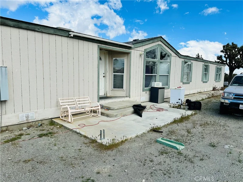 11820 Lebec Road, Phelan, CA 92371