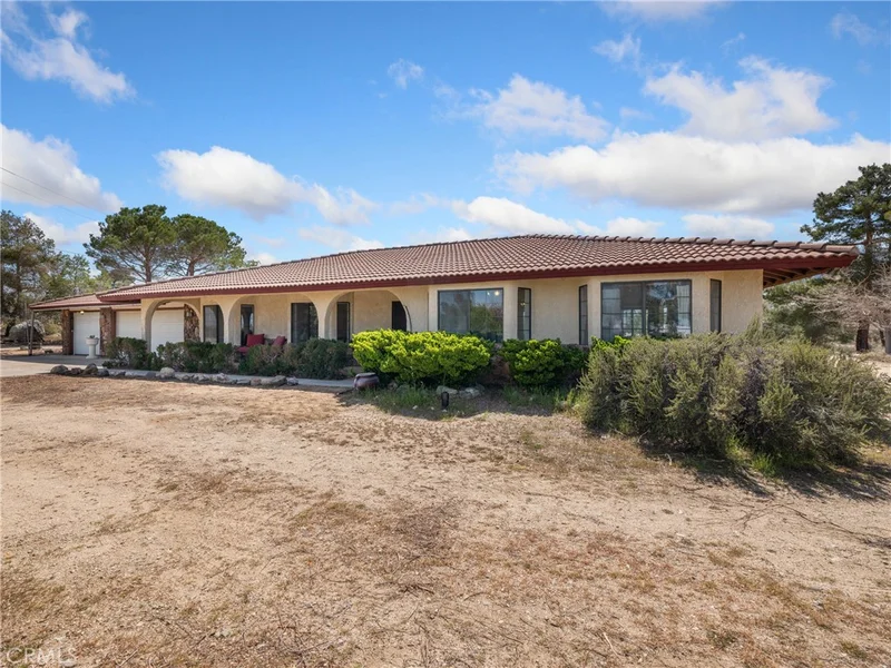 10174 Via Verde Avenue, Pinon Hills, CA 92372
