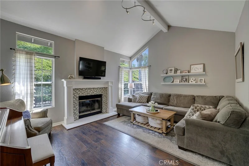 878 S Sapphire Lane, Anaheim Hills, CA 92807