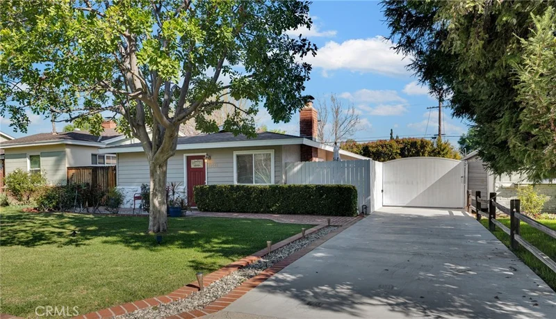 22641 Dolorosa Street, Woodland Hills, CA 91367