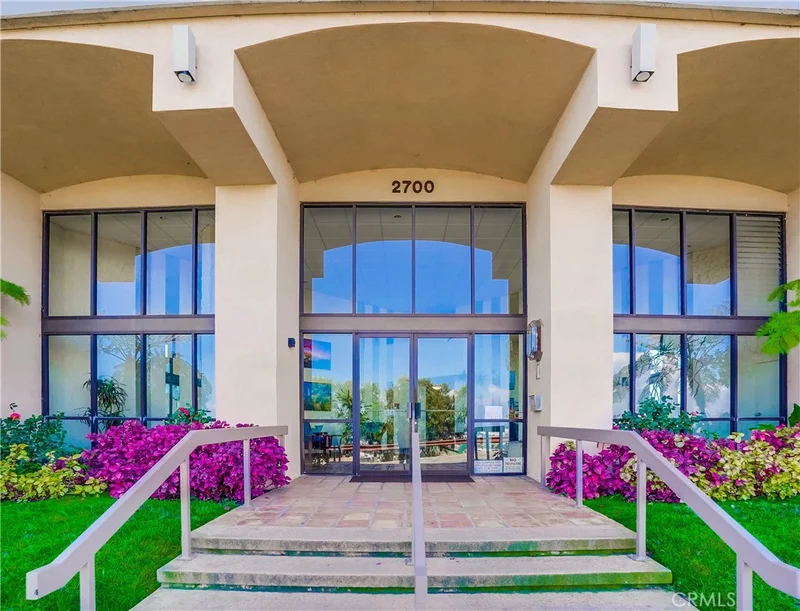 2700 E Panorama Drive 208, Signal Hill, CA 90755