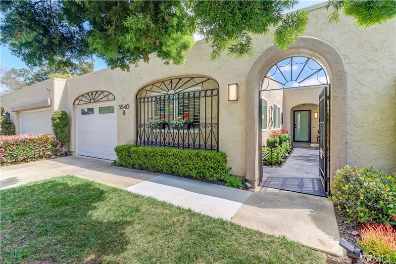 5540 Avenida Sosiega W B, Laguna Woods, CA 92637