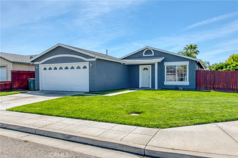 102 Pistachio Court, Chowchilla, CA 93610
