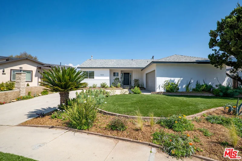 10032 Forbes Avenue, North Hills, CA 91343