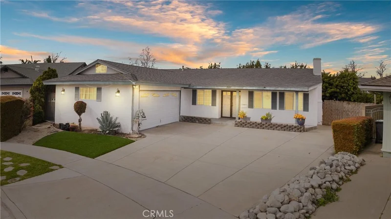 2525 N Eastwood Avenue, Santa Ana, CA 92705