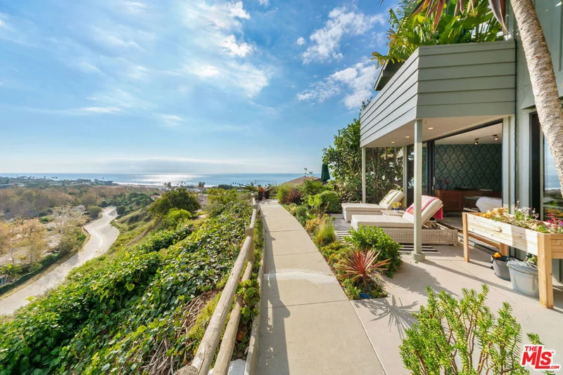 6246 Tapia Drive B, Malibu, CA 90265