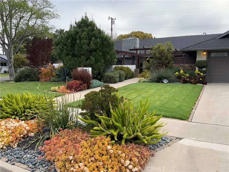 2713 Freeman Lane, Santa Ana, CA 92706