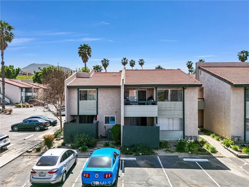 2255 Cahuilla Street 56, Colton, CA 92324