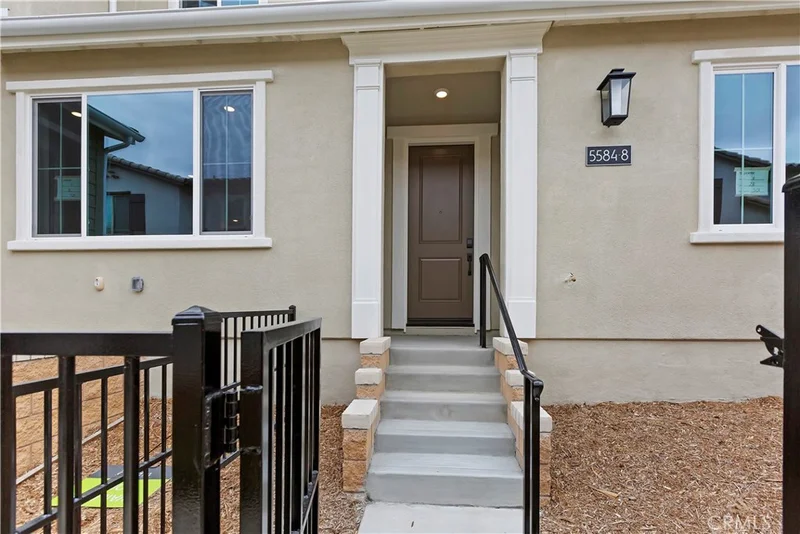 5584 Kate Way 8, Fontana, CA 92336