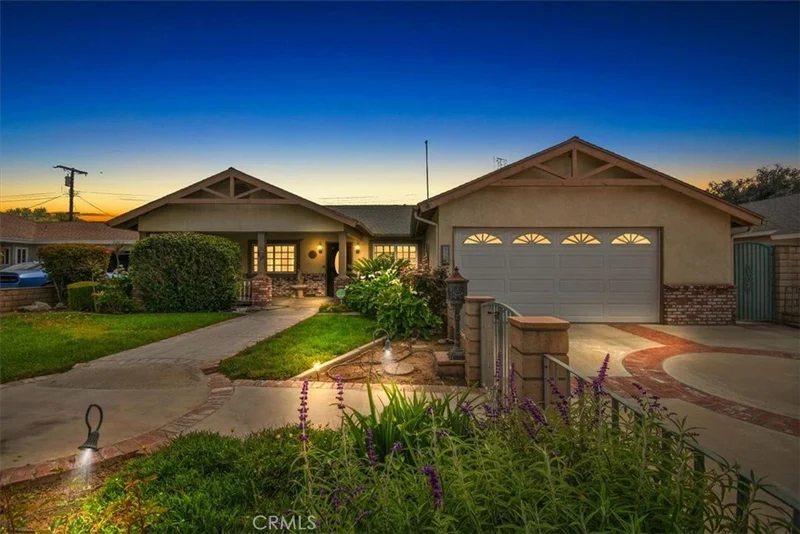 8562 Raintree Avenue, Riverside, CA 92504