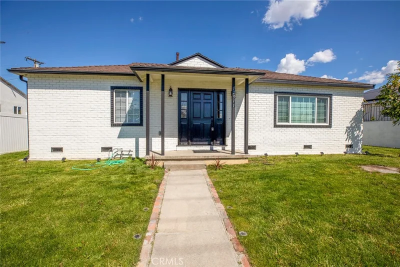 12311 Roscoe Boulevard, Sun Valley, CA 91352