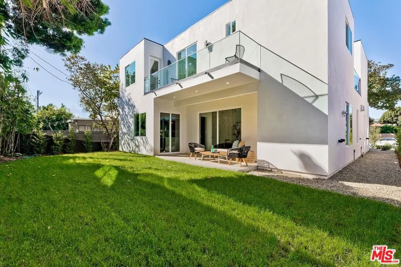 11620 Clarkson Road, Los Angeles, CA 90064