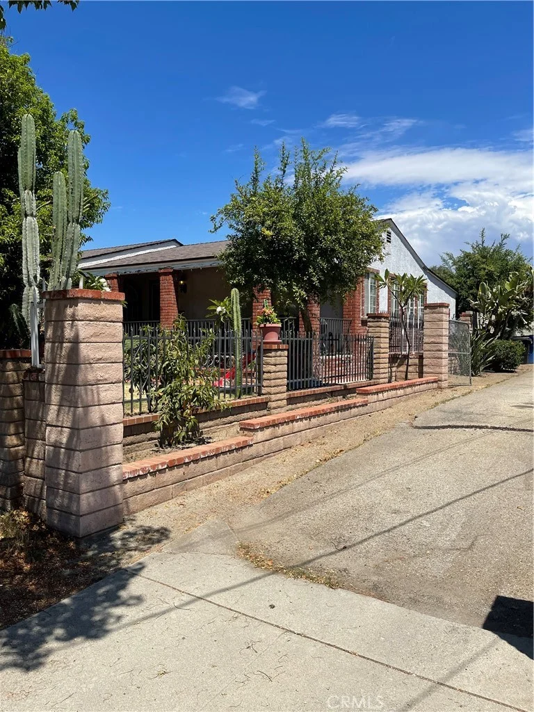 10422 O'Melveny Avenue, Pacoima, CA 91331