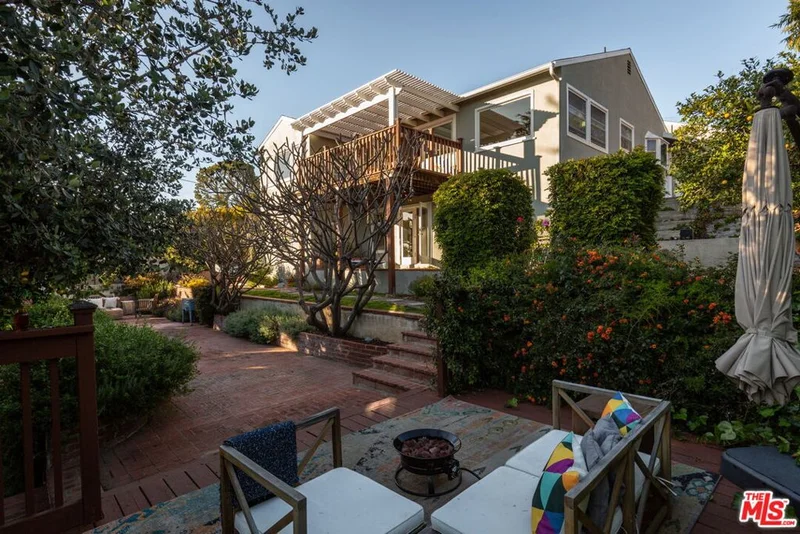 4589 Orchid Drive, Los Angeles, CA 90043