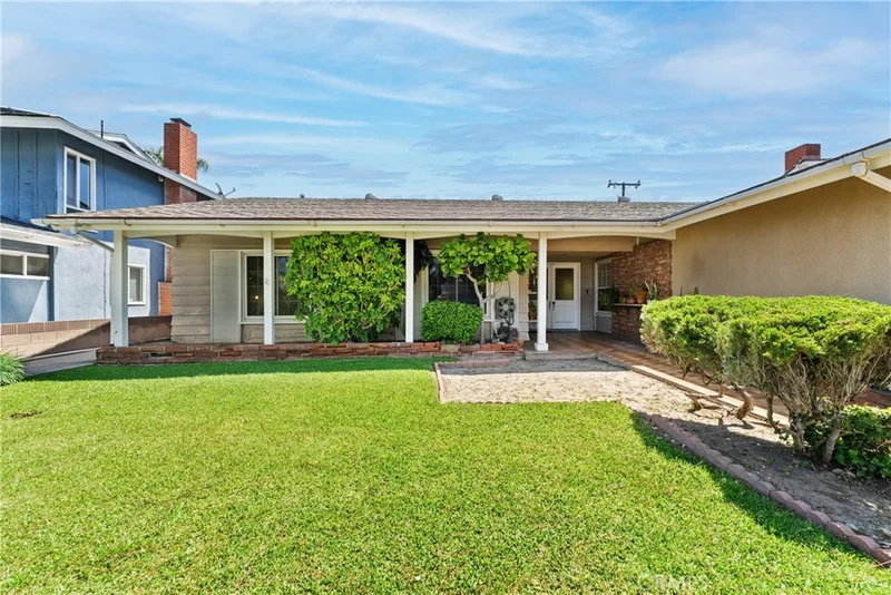 2713 N Linwood Street, Santa Ana, CA 92705