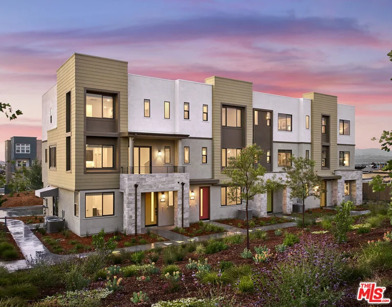 27507 Blackbird Court, Valencia, CA 91381