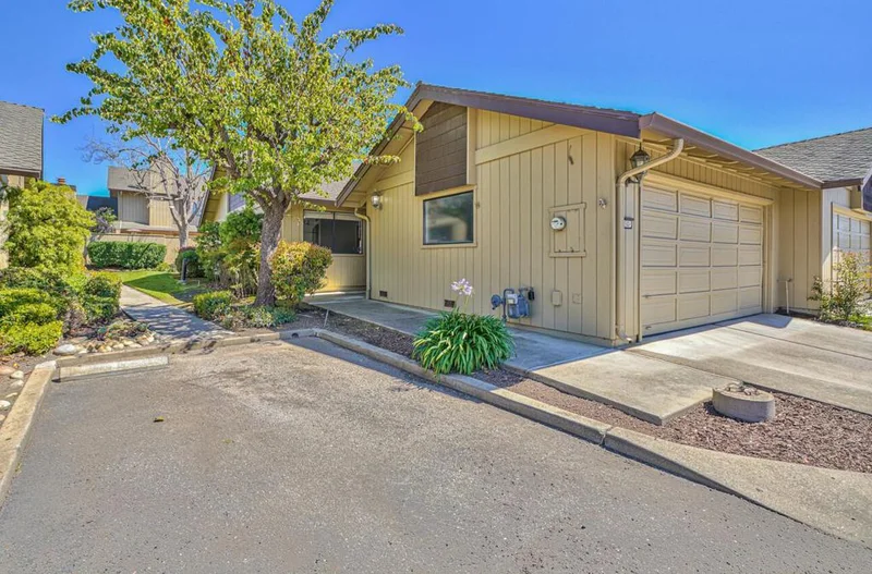 1844 Cherokee Drive 1, Salinas, CA 93906