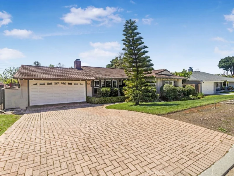 520 W Comstock Avenue, Glendora, CA 91741