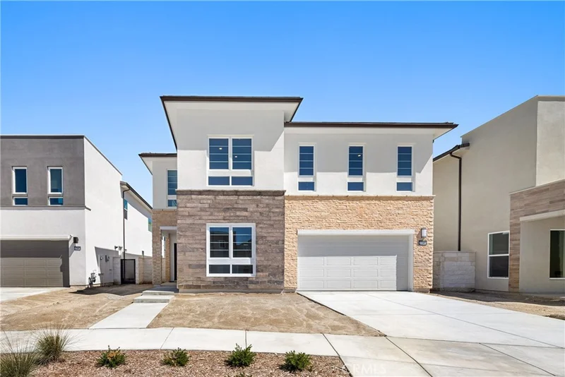 27385 Dialogue Way, Valencia, CA 91381