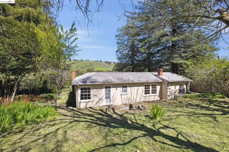 5556 San Pablo Dam Rd, El Sobrante, CA 94803