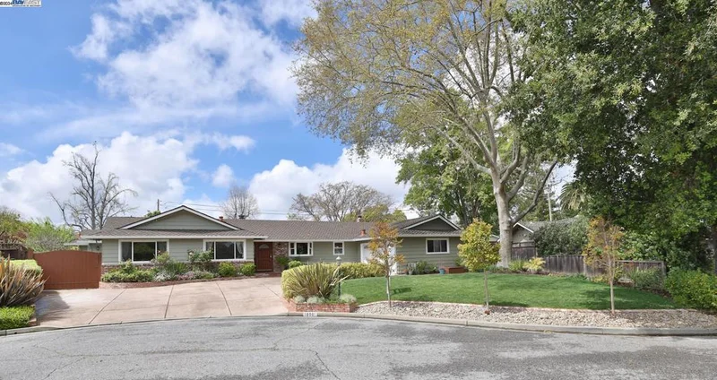 18961 Easton Pl, Saratoga, CA 95070