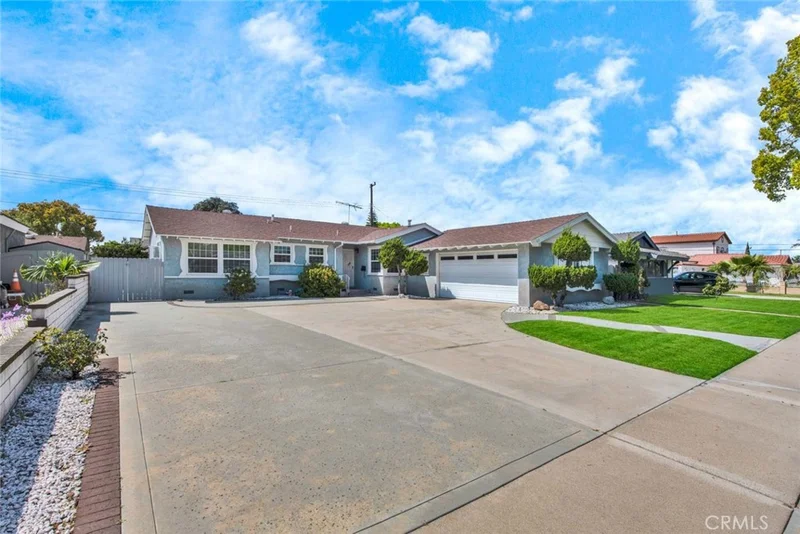 415 N Syracuse Street, Anaheim, CA 92801