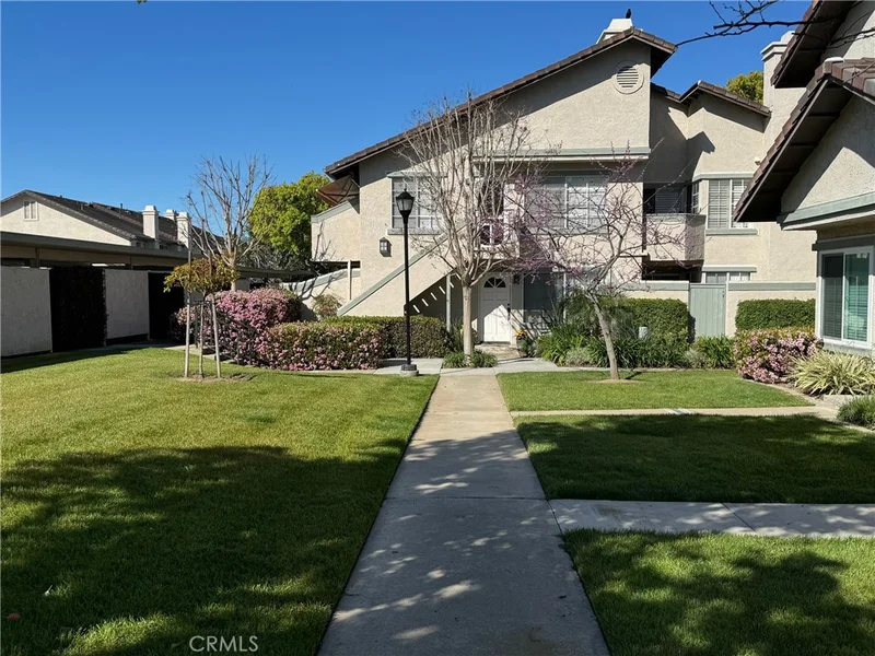 125 Oxford 30, Irvine, CA 92612