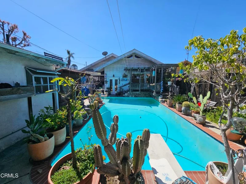 1231 W 46th Street, Los Angeles, CA 90037