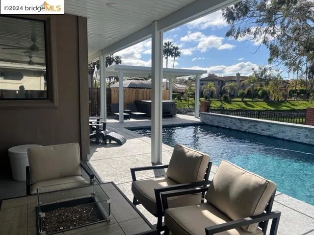 5600 Edgeview Dr, Discovery Bay, CA 94505