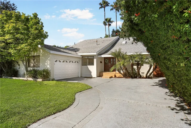6323 Wilbur Avenue, Tarzana, CA 91335