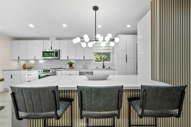 100 S Doheny Drive 220, Los Angeles, CA 90048