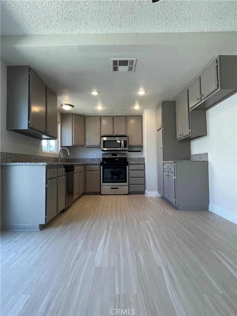 1001 Columbia Street, Redlands, CA 92374