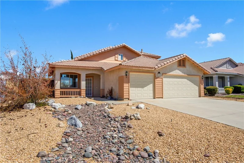 9053 Harvard Avenue, Hesperia, CA 92344