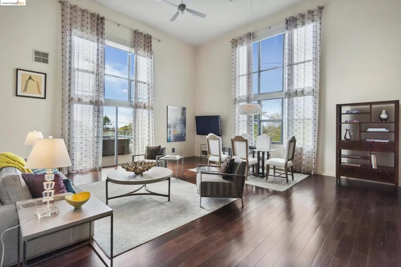 1001 46th St 321, Emeryville, CA 94608