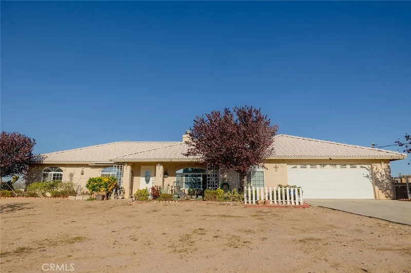 11587 Hemlock Avenue, Hesperia, CA 92345