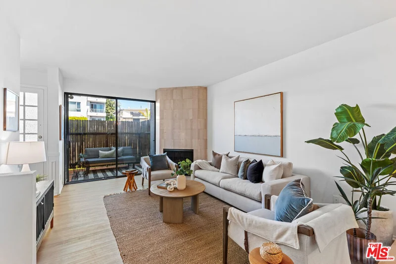 7856 W Manchester Avenue, Playa Del Rey, CA 90293
