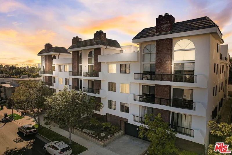 10475 Eastborne Avenue 204, Los Angeles, CA 90024