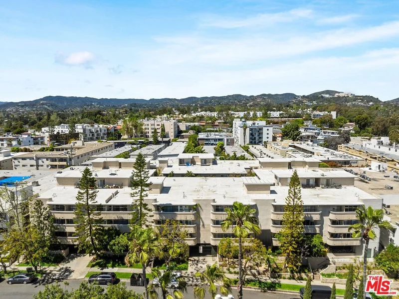 11645 Montana Avenue 205, Los Angeles, CA 90049