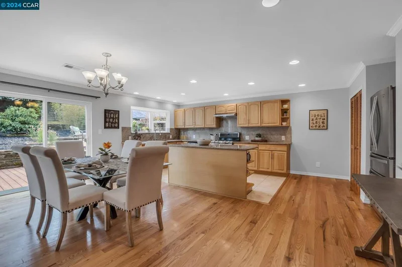2995 Sydney Way, Castro Valley, CA 94546