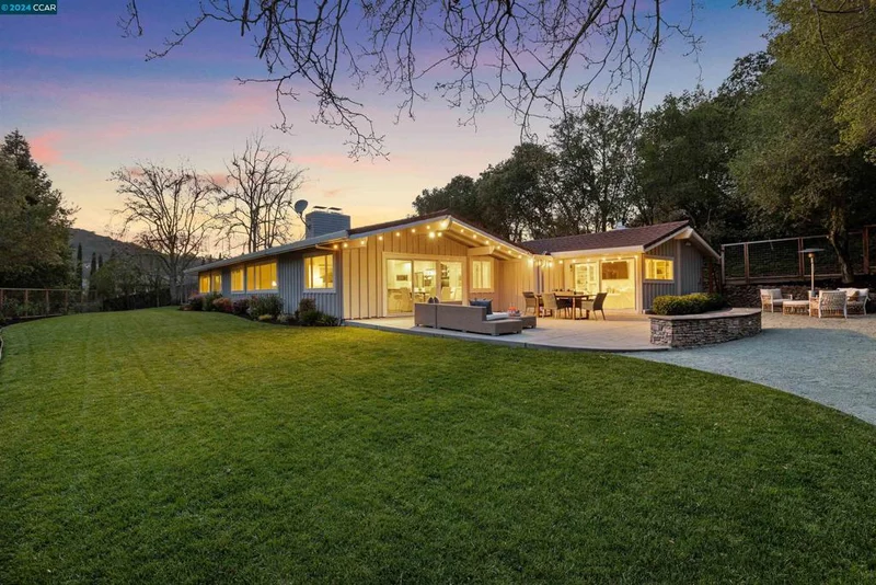 30 Owl Hill Rd, Orinda, CA 94563