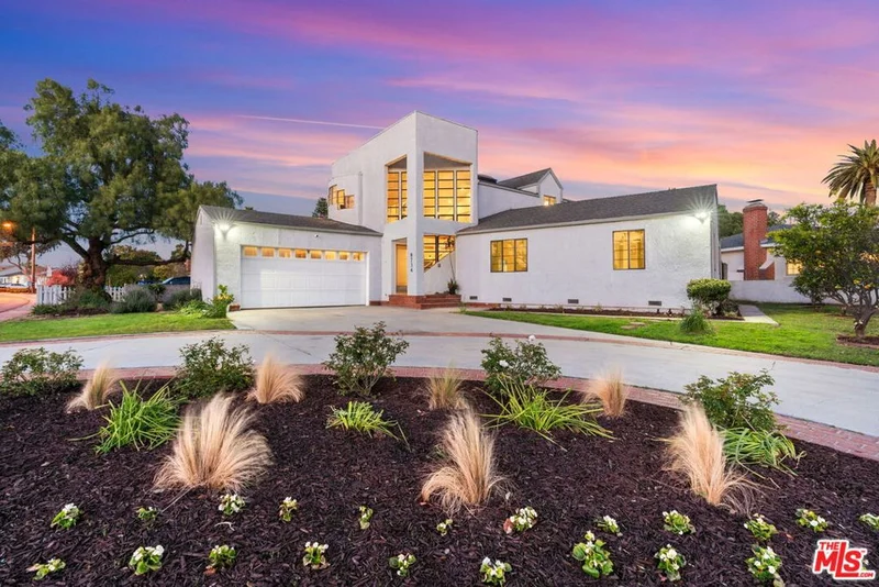 8734 Wiley Post Avenue, Los Angeles, CA 90045